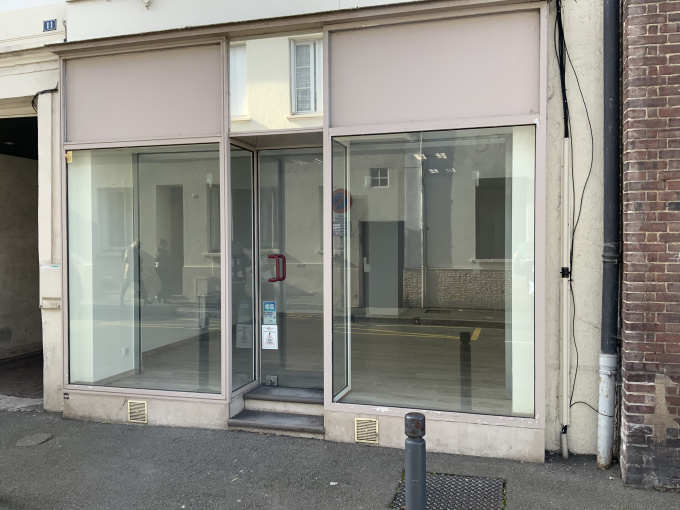 Location Immobilier Professionnel Local commercial Évreux (27000)